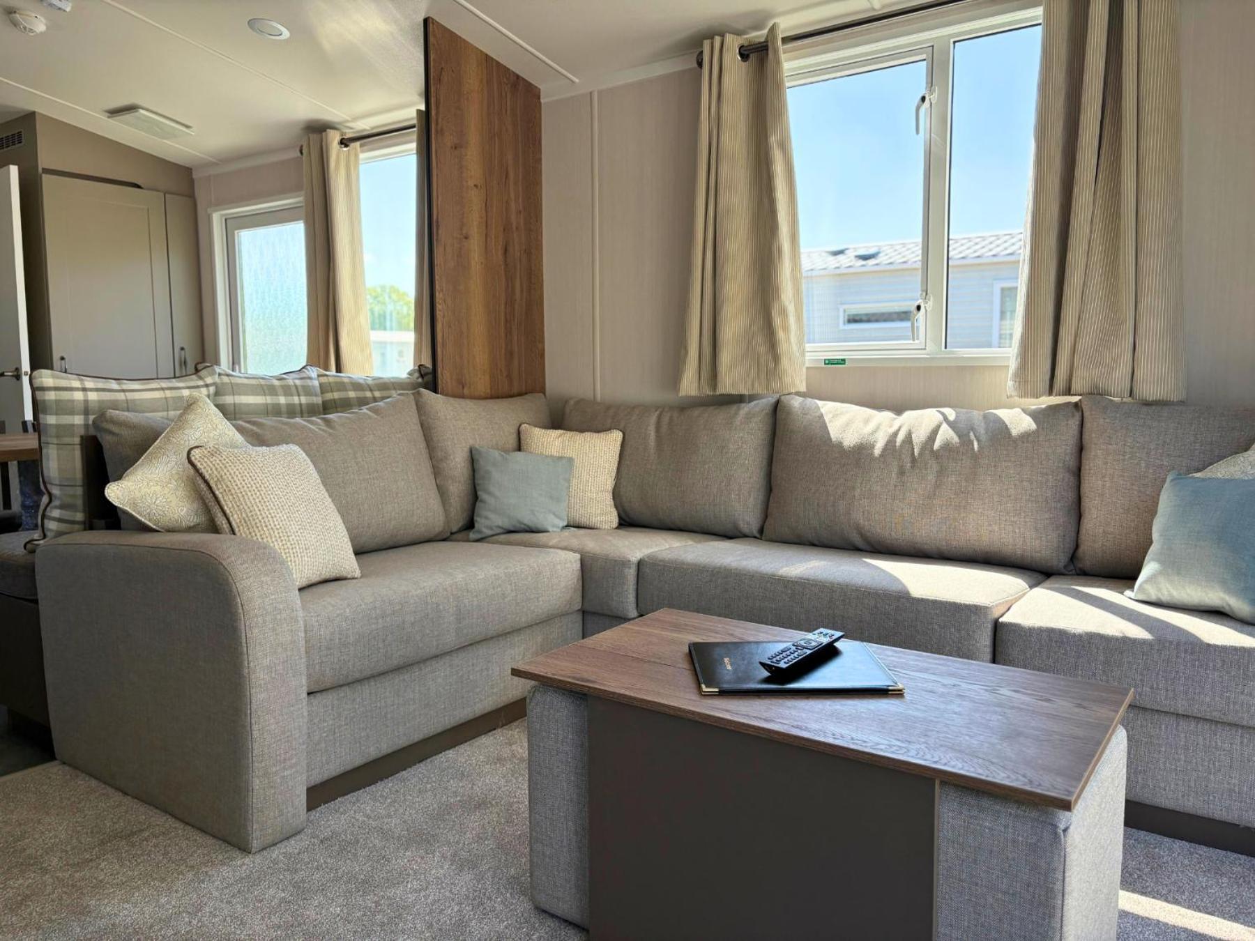 Linwater Caravan Park - Luxury Lodges And Static Caravans Near Edinburgh Newbridge  Exteriér fotografie